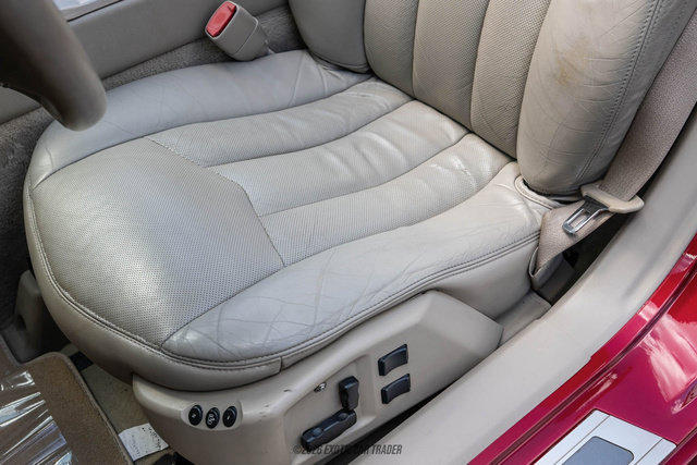 Used 2005 Cadillac XLR RWD image 39