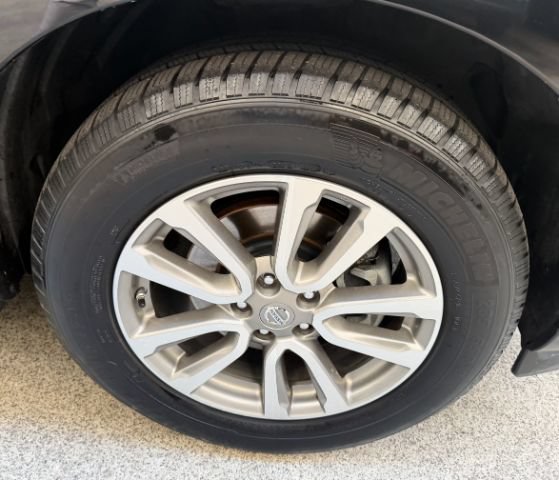 Used 2016 Nissan Pathfinder SV FWD image 31