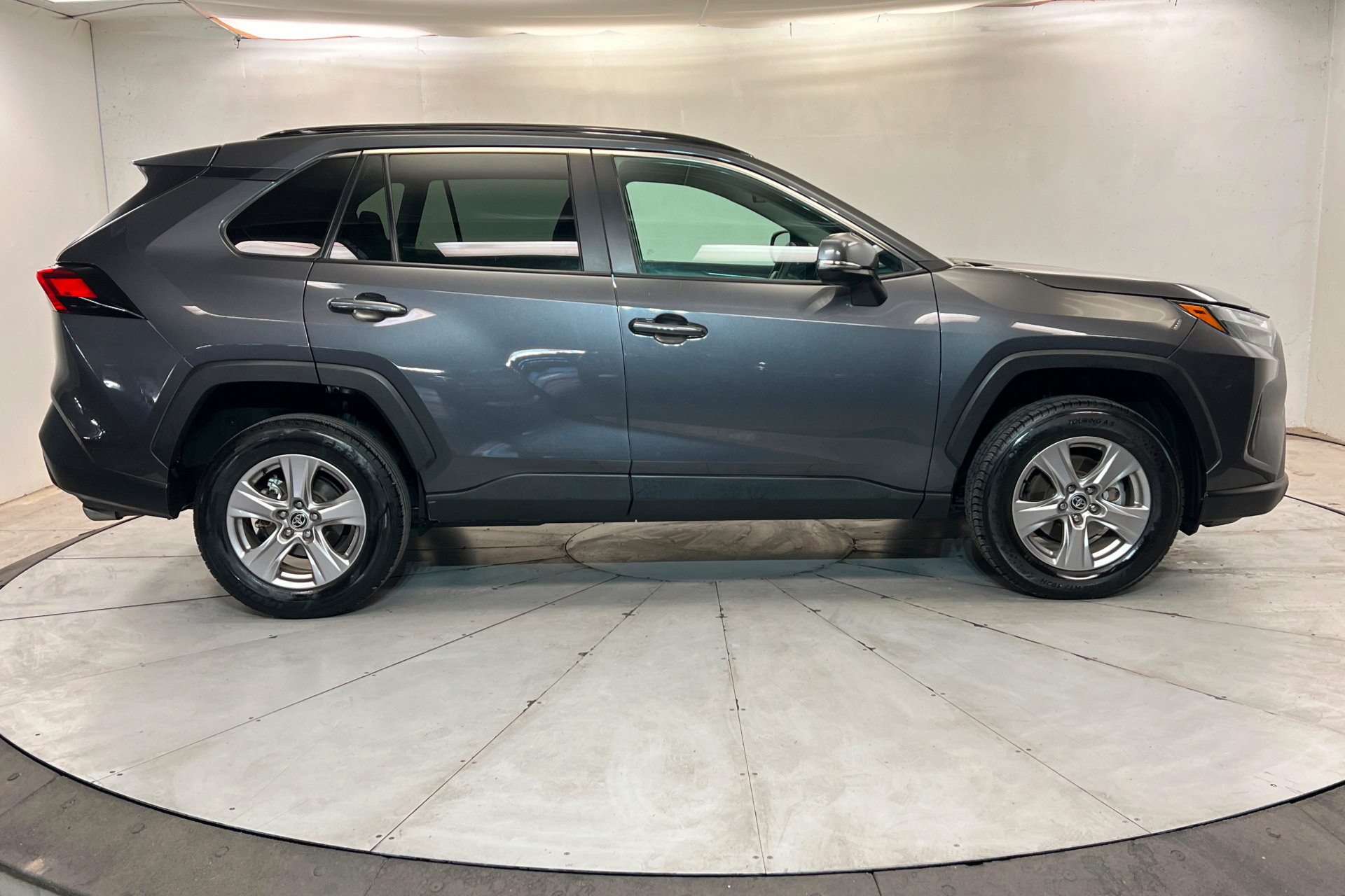 Used 2025 Toyota RAV4 XLE FWD image 7