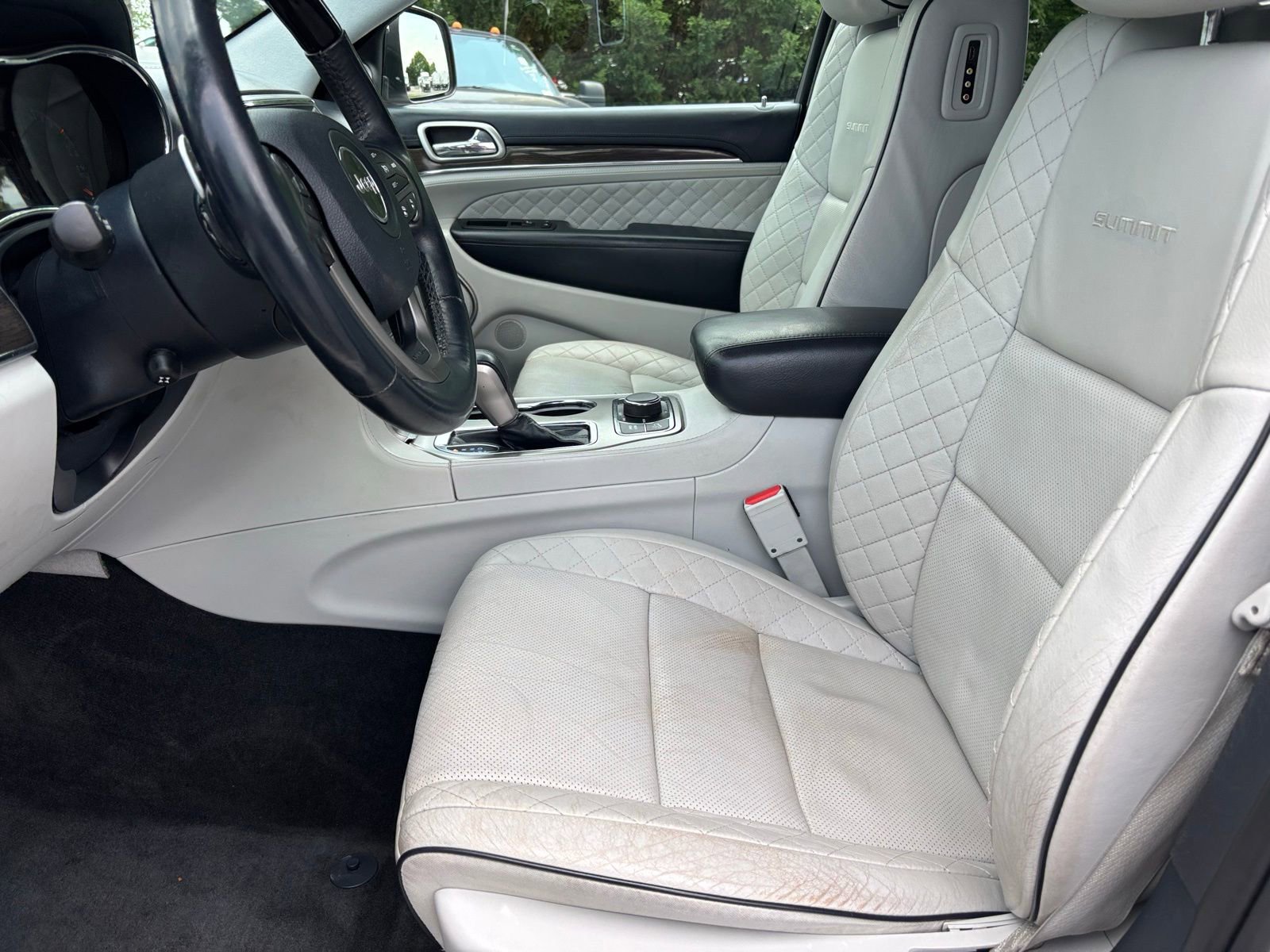 Used 2017 Jeep Grand Cherokee Summit AWD/4WD image 17