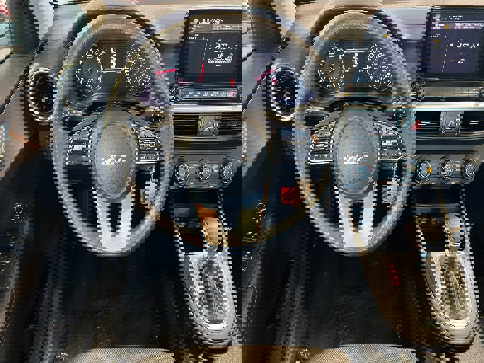 Used 2023 Kia Forte LXS w/ LXS Technology Package image 14