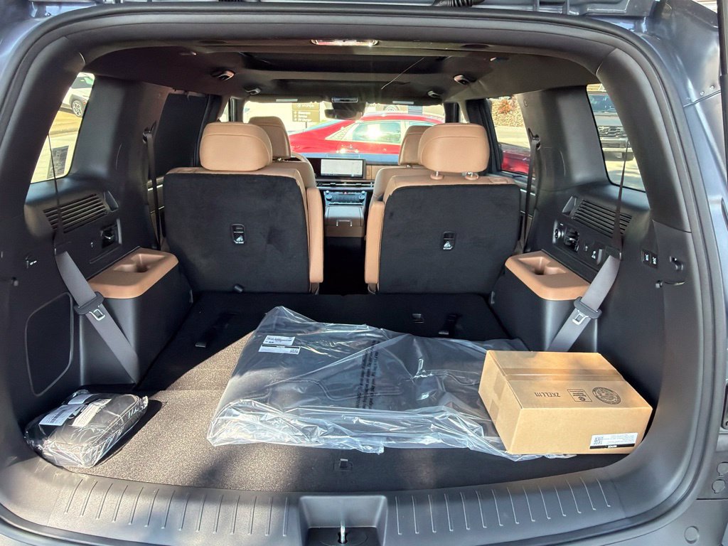 New 2027 Hyundai Santa Fe Limited w/ Tow & Go Package AWD/4WD image 11