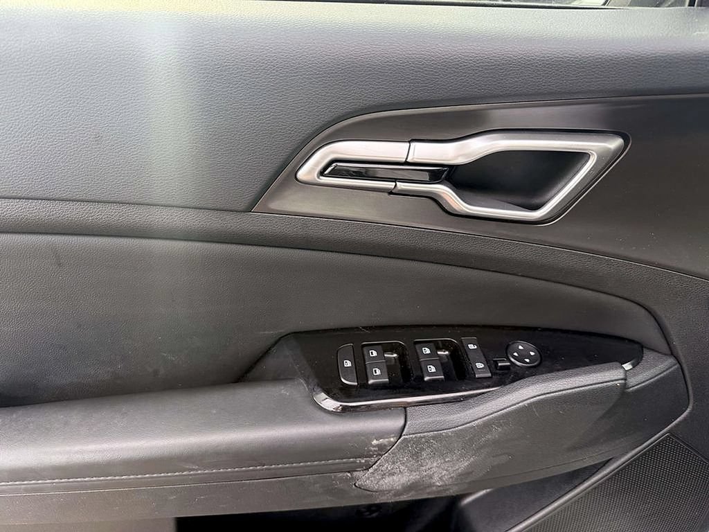 Used 2024 Kia Sportage EX FWD image 17
