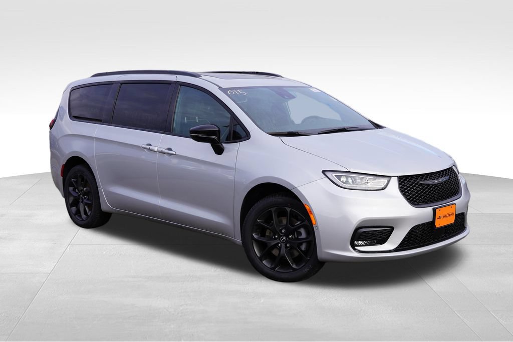 New 2026 Chrysler Pacifica Limited w/ S Appearance Package