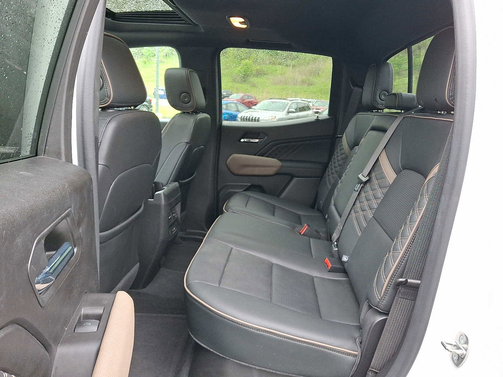 Used 2023 GMC Canyon Denali AWD/4WD image 10