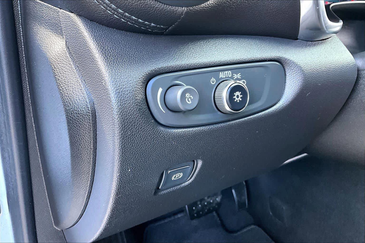 Used 2022 Chevrolet Blazer LT image 32