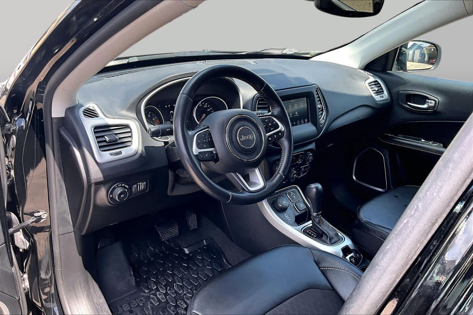 Used 2020 Jeep Compass Latitude AWD/4WD image 18