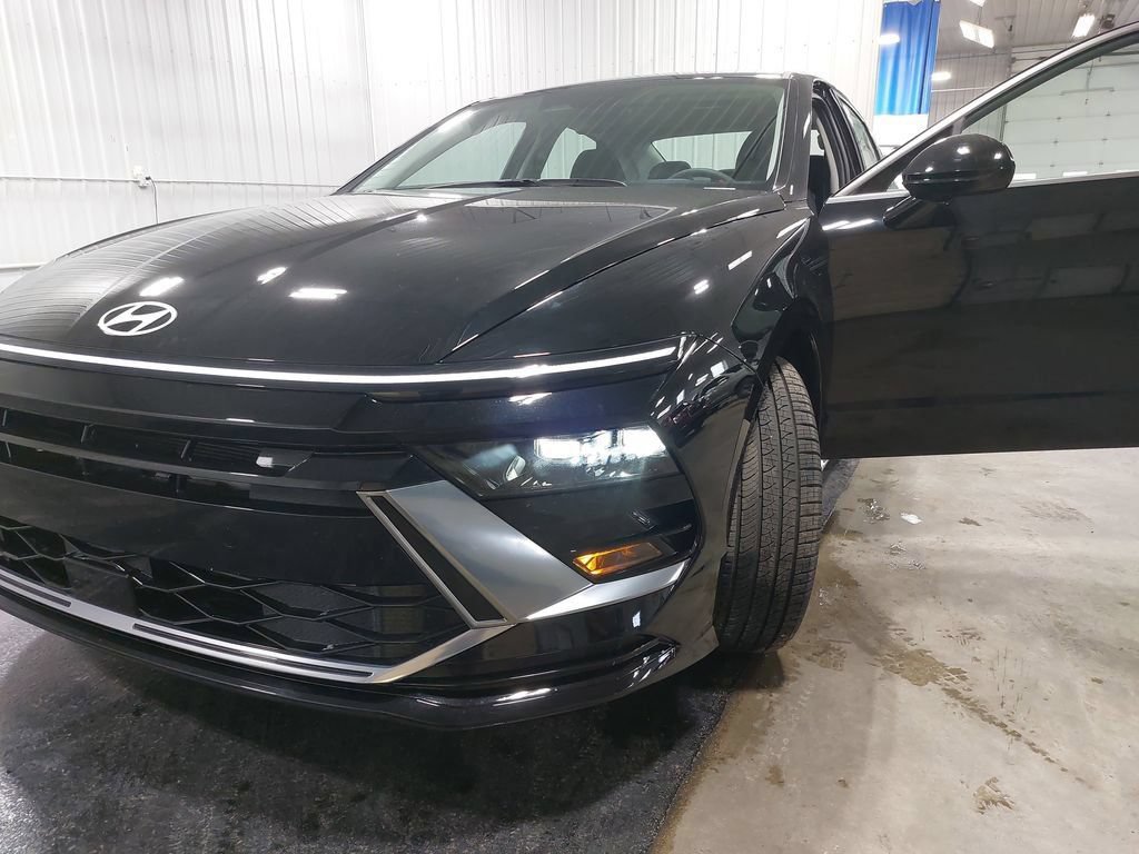 Used 2026 Hyundai Sonata SEL FWD image 31