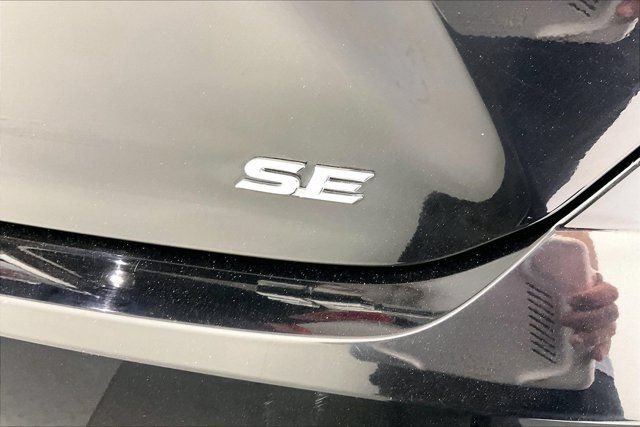Used 2025 Toyota Camry SE FWD image 7
