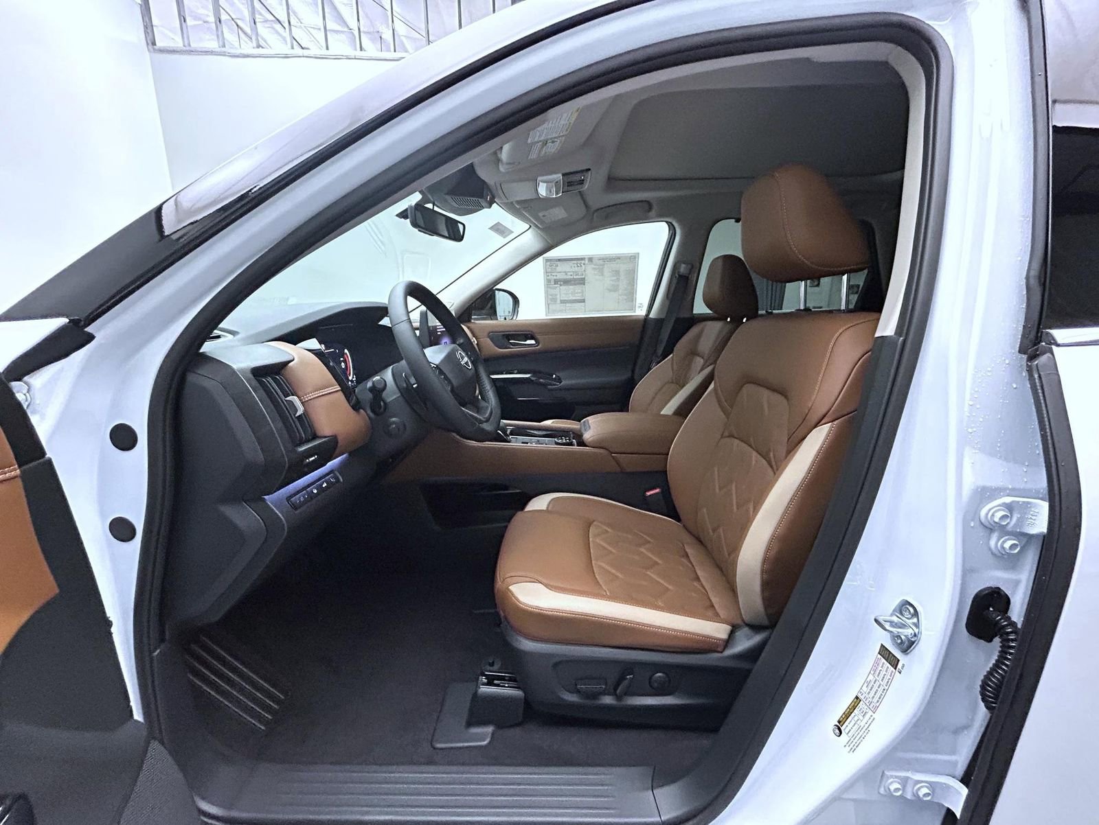 New 2026 Nissan Pathfinder Platinum AWD/4WD image 10