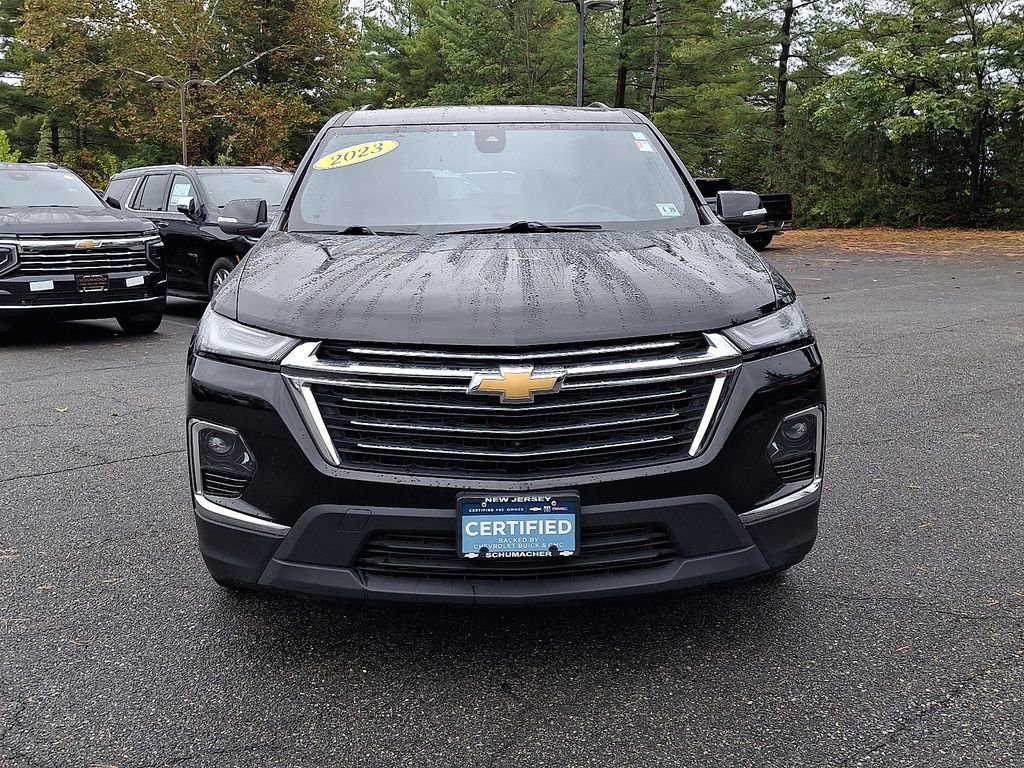 Used 2023 Chevrolet Traverse LT w/ LT Premium Package image 3