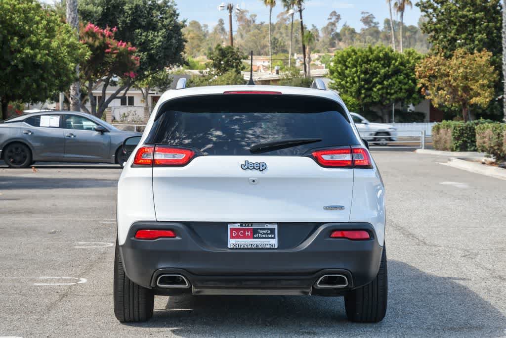 Used 2016 Jeep Cherokee Latitude w/ Comfort/Convenience Group FWD image 8
