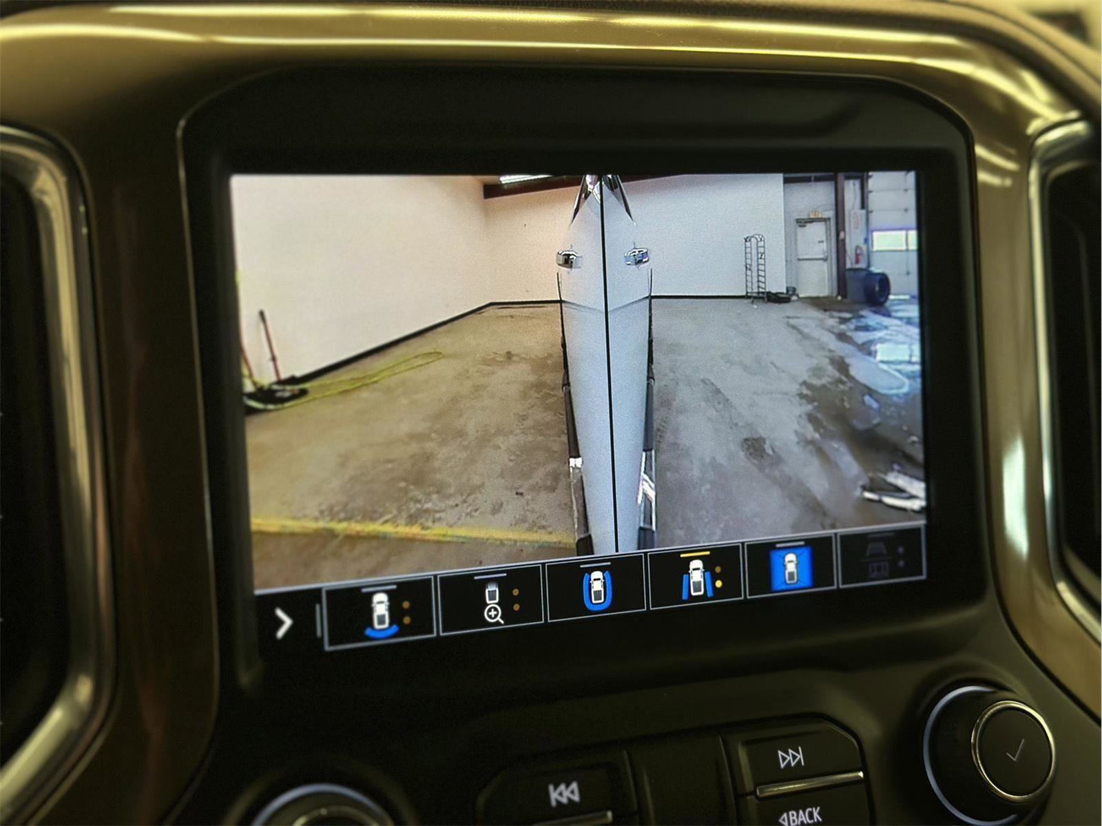 Certified 2022 Chevrolet Silverado 2500 High Country w/ Z71 Off-Road Package image 40