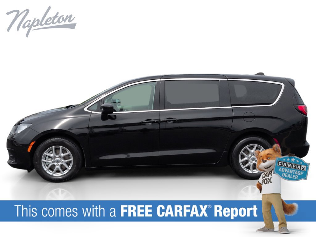 Used 2024 Chrysler Voyager LX FWD image 2