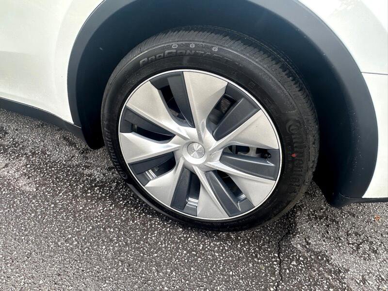 Used 2021 Tesla Model Y Long Range image 48
