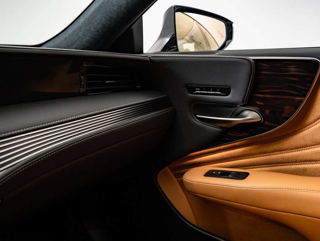 Certified 2023 Lexus LS 500 AWD w/ Interior Upgrade Package image 39