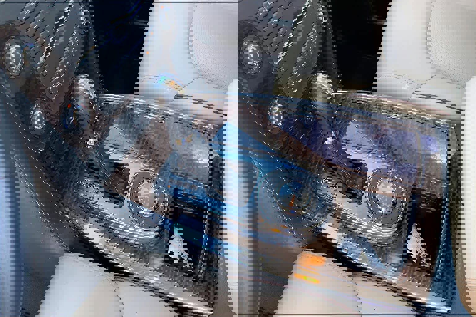 Used 2018 Nissan Armada SL w/ Premium Package image 16