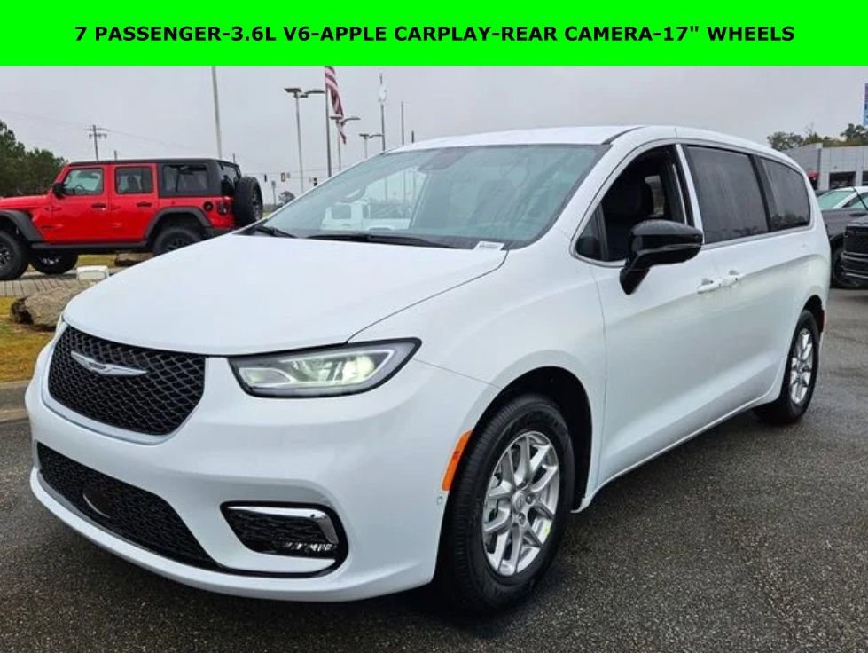 New 2027 Chrysler Pacifica Select FWD image 1