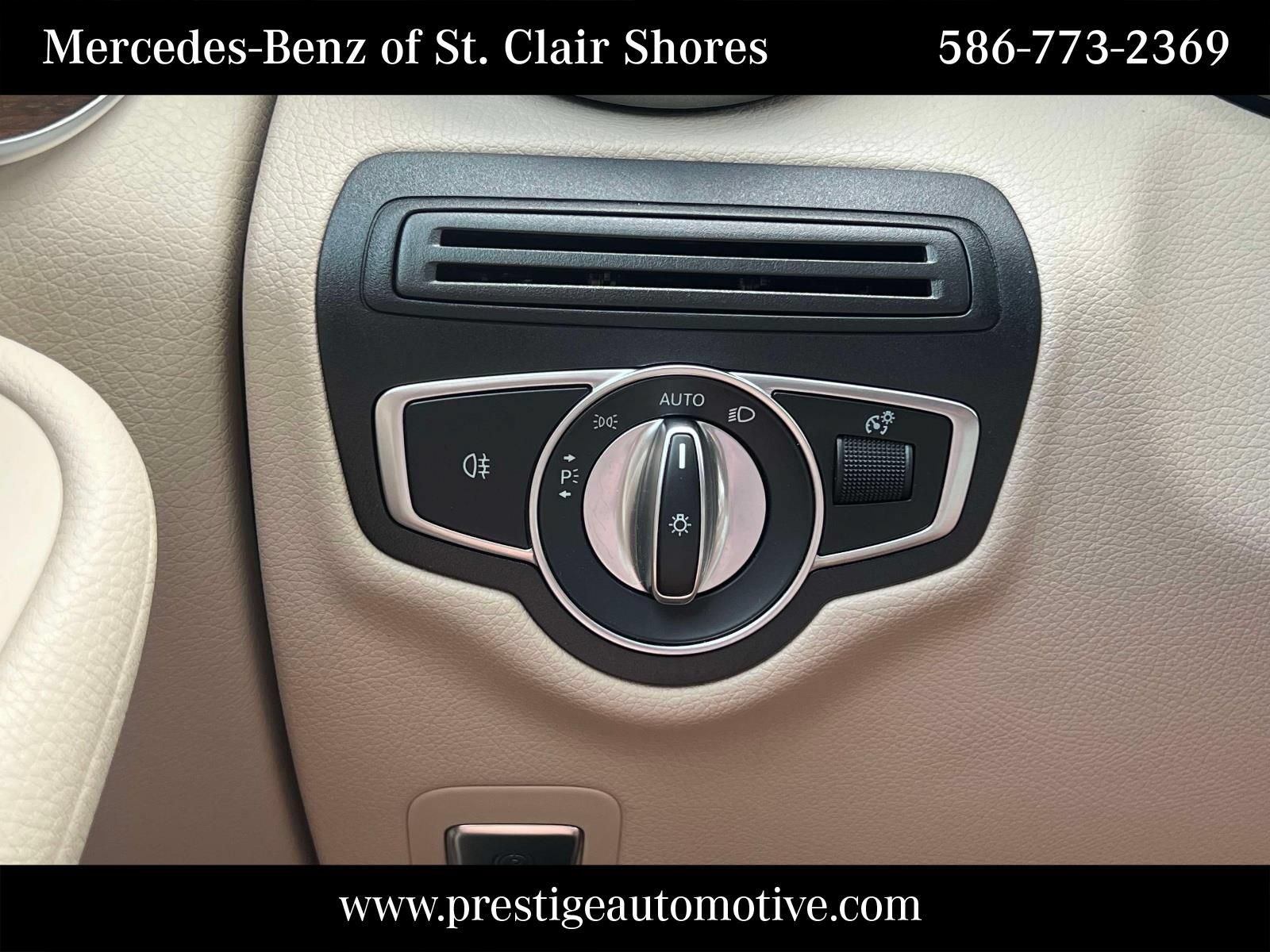 Used 2021 Mercedes-Benz GLC 300 4MATIC image 28
