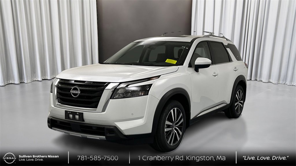 New 2025 Nissan Pathfinder Platinum w/ Cargo Package
