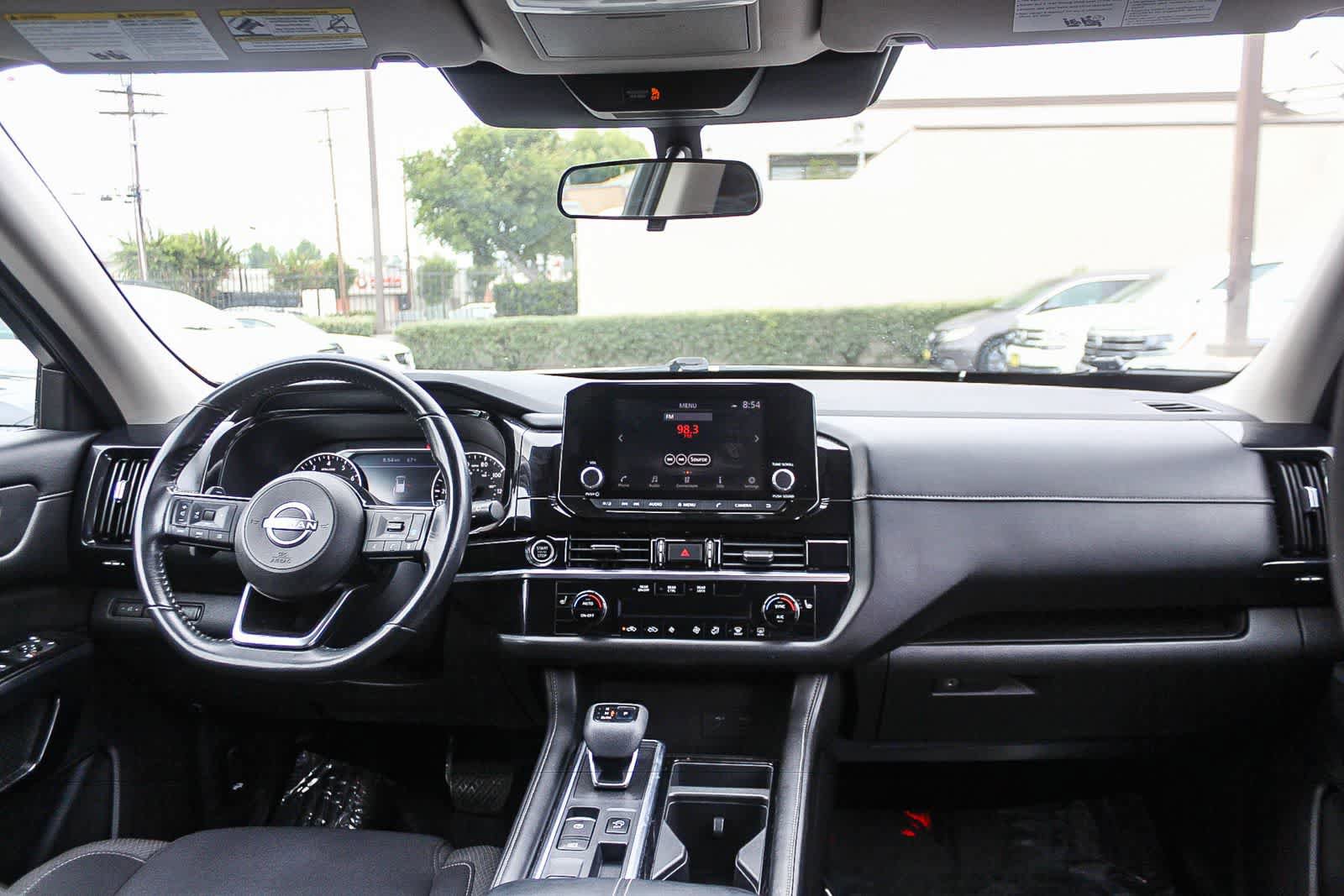 Used 2022 Nissan Pathfinder SV FWD image 16