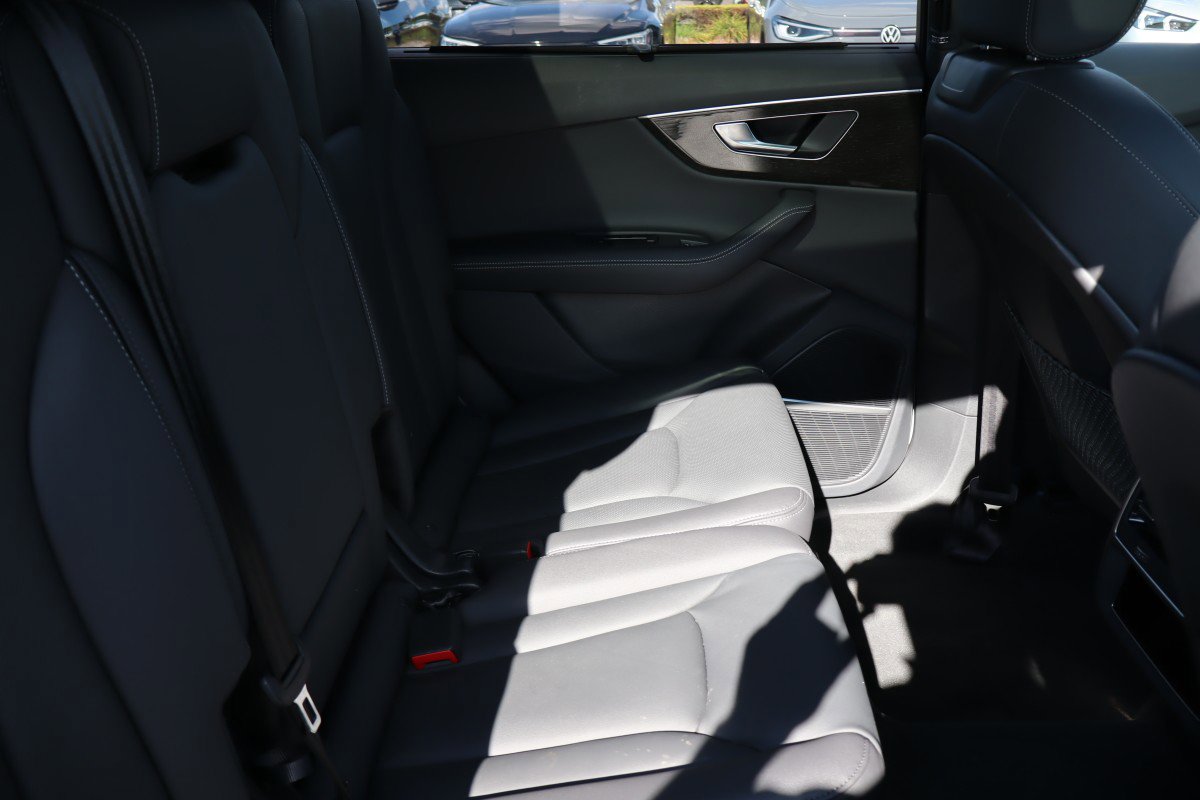 Used 2025 Audi Q7 3.0T Premium Plus w/ Premium Plus Package image 14