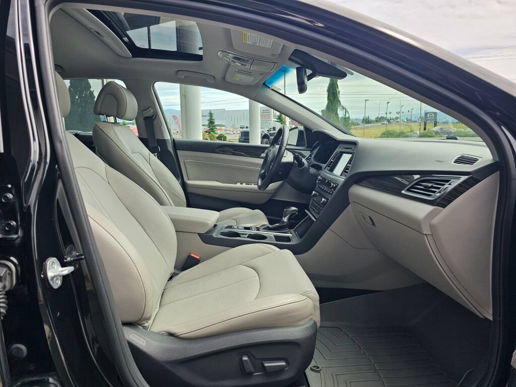 Used 2017 Hyundai Sonata Limited w/ Ultimate Package 04 FWD image 11