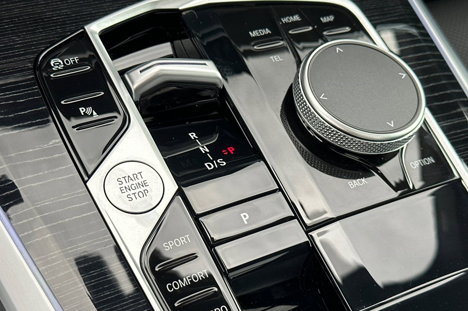 Used 2025 BMW X5 xDrive40i w/ M Sport Package image 28