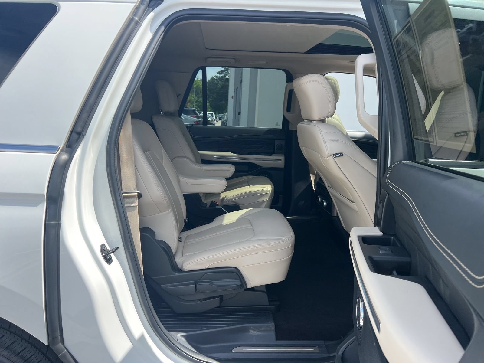 Used 2022 Ford Expedition Max Platinum AWD/4WD image 45