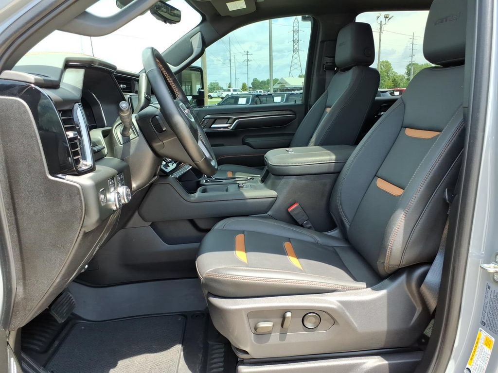 Used 2024 GMC Sierra 2500 AT4 w/ AT4 Premium Plus Package AWD/4WD image 17