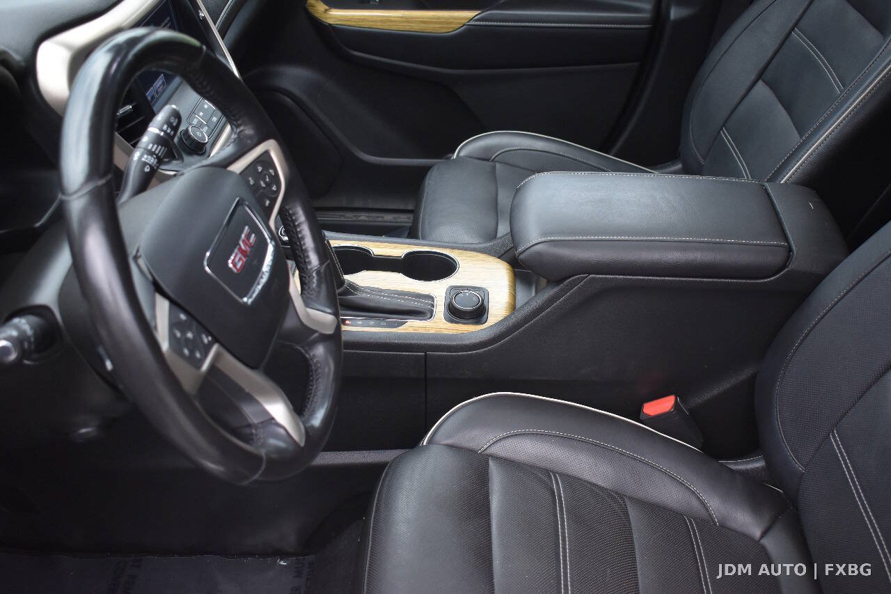 Used 2018 GMC Acadia Denali w/ Technology Package AWD/4WD image 31
