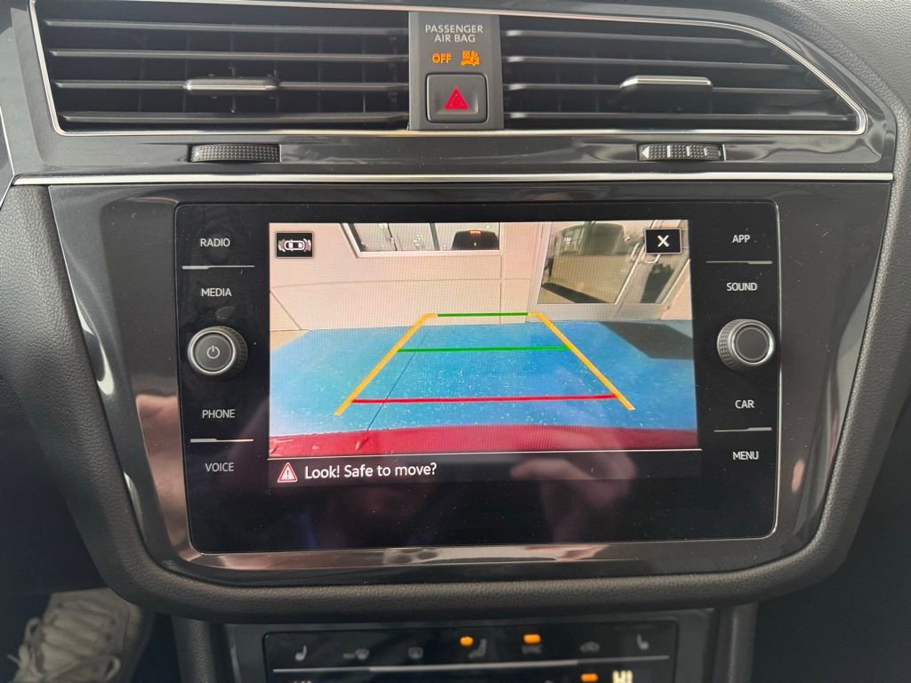 Used 2022 Volkswagen Tiguan SE image 25