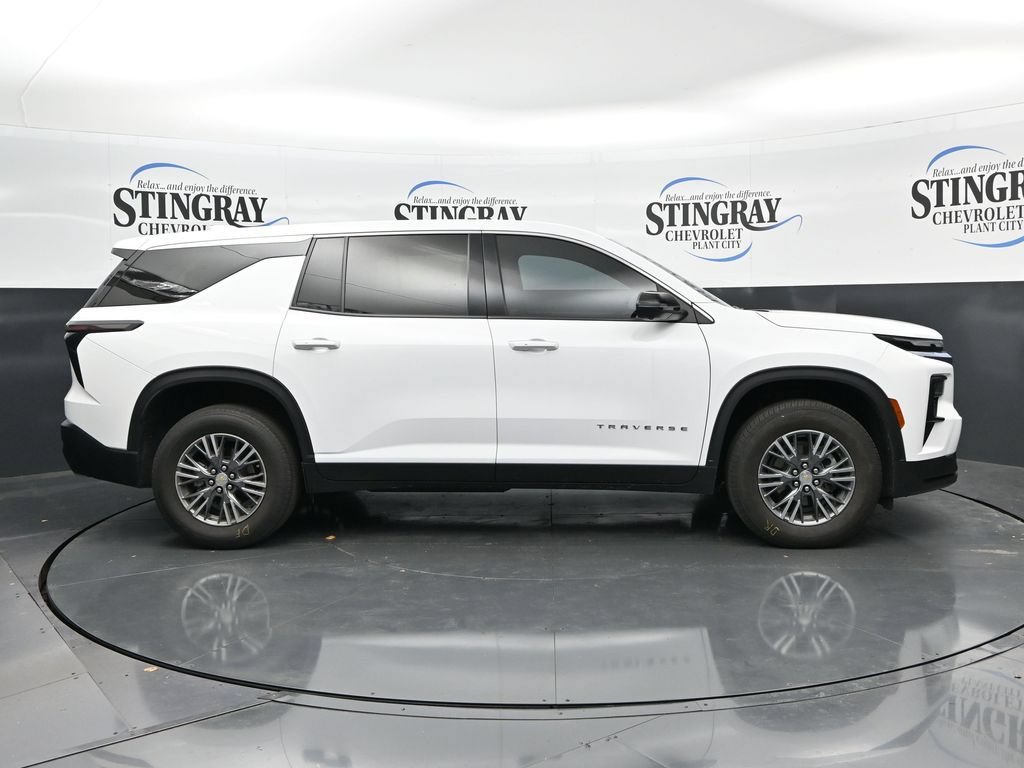 Certified 2024 Chevrolet Traverse LS FWD image 8
