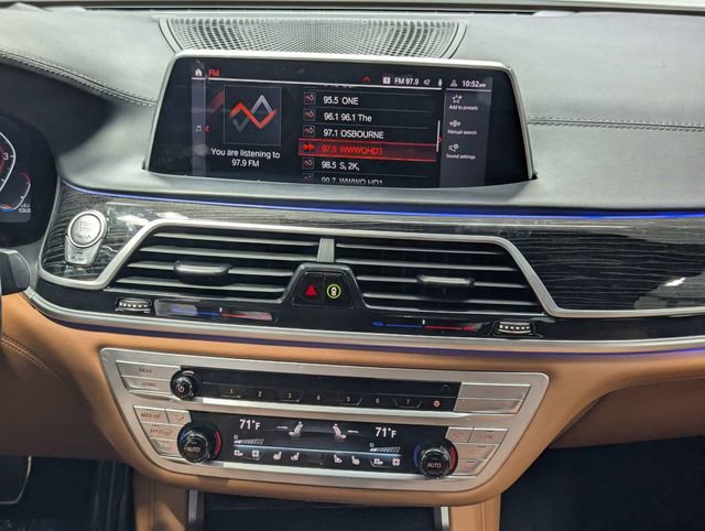 Used 2021 BMW 750i xDrive w/ Luxury Rear Seating Package image 12