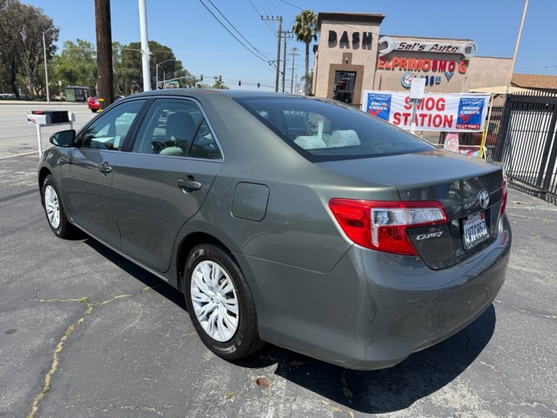 Used 2012 Toyota Camry LE FWD image 11
