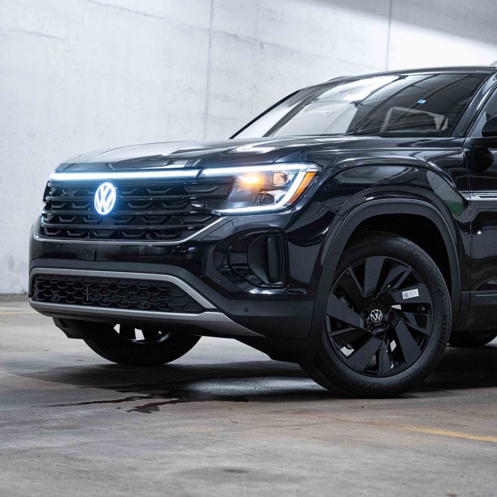 New 2026 Volkswagen Atlas Cross Sport SE AWD/4WD image 2