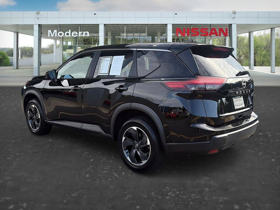 Certified 2025 Nissan Rogue SV AWD/4WD image 3