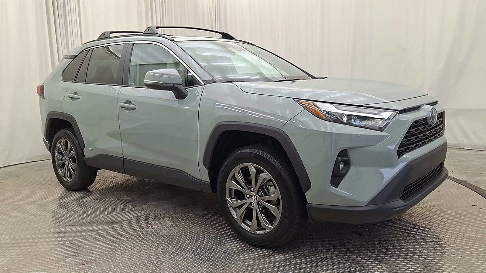 Certified 2022 Toyota RAV4 XLE Premium image 5