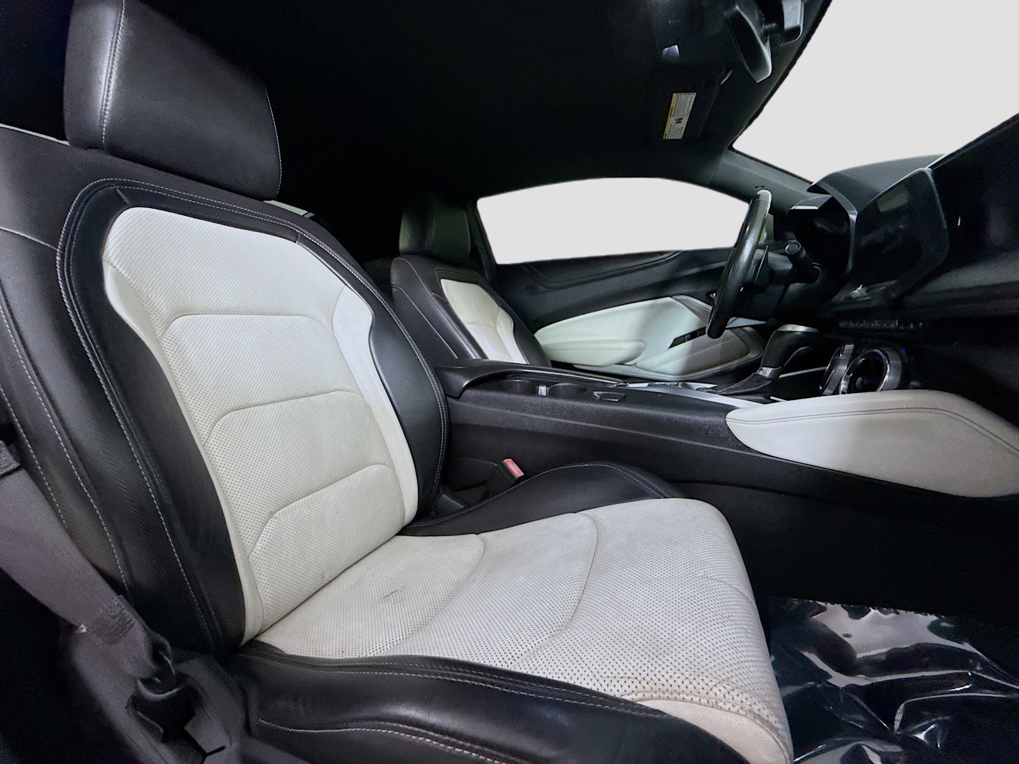 Used 2016 Chevrolet Camaro LT image 27