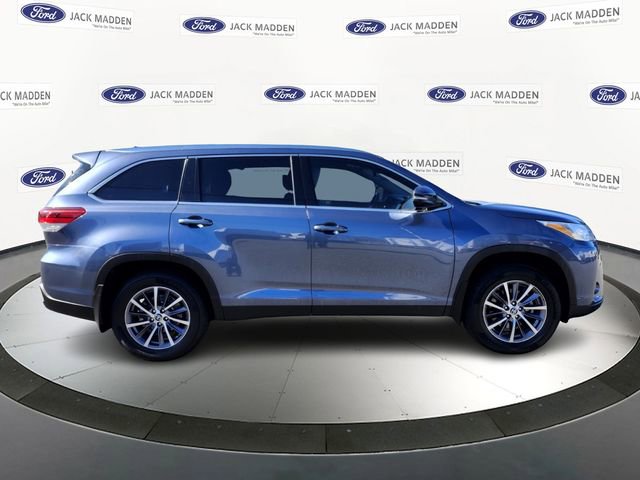 Used 2019 Toyota Highlander XLE AWD/4WD image 6