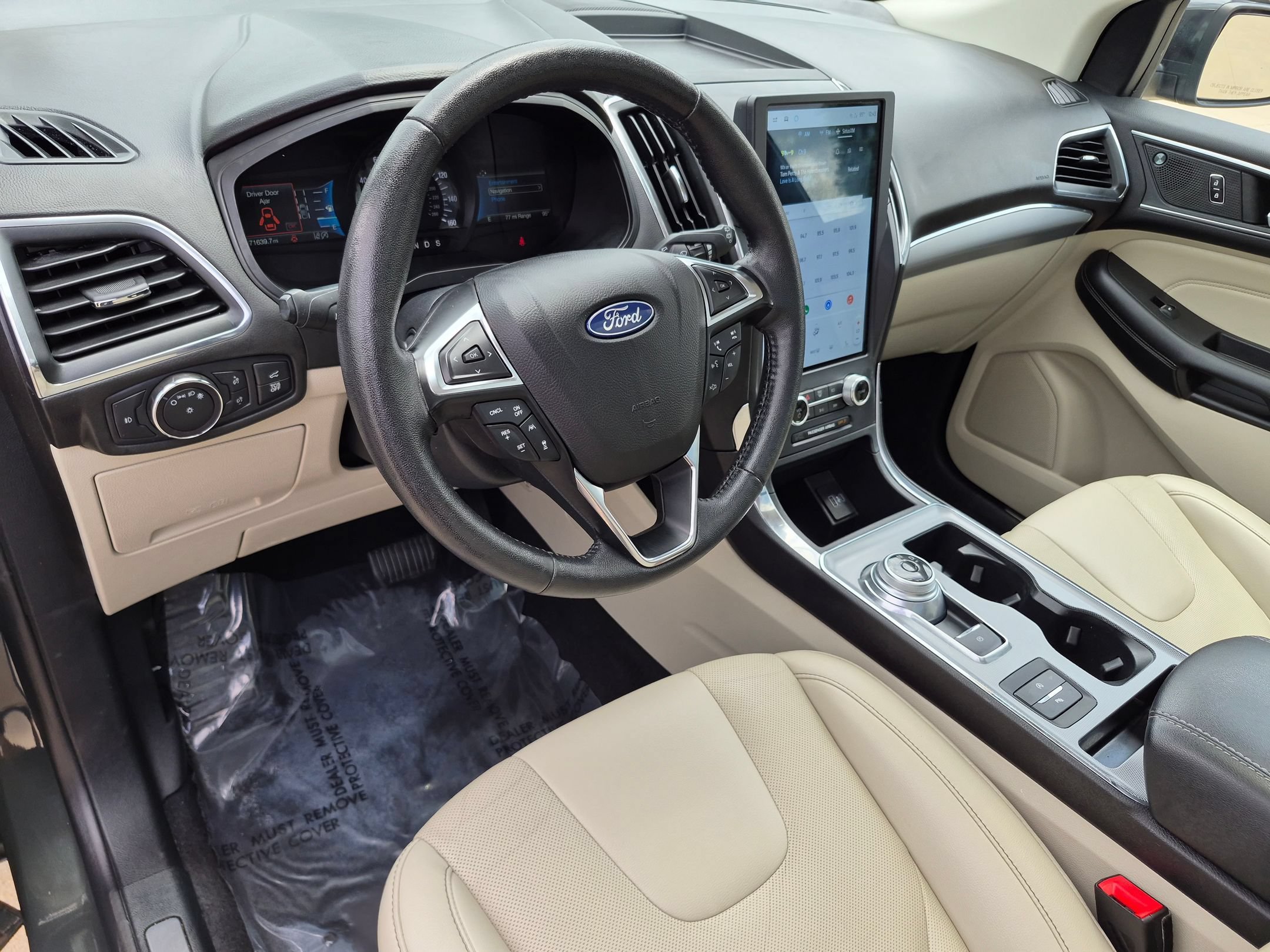 Used 2022 Ford Edge Titanium w/ Equipment Group 301A AWD/4WD image 10