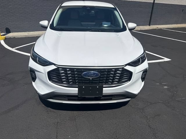 Used 2023 Ford Escape SE w/ PHEV Premium Package FWD image 6