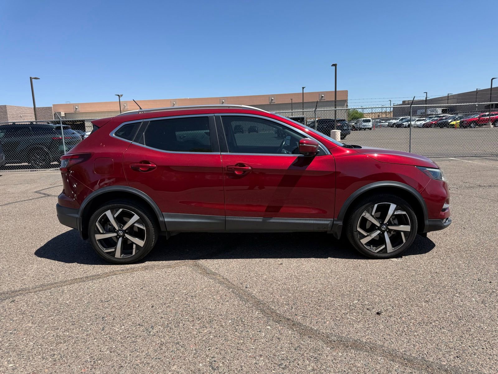 Used 2021 Nissan Rogue Sport SL w/ Premium Package FWD image 4