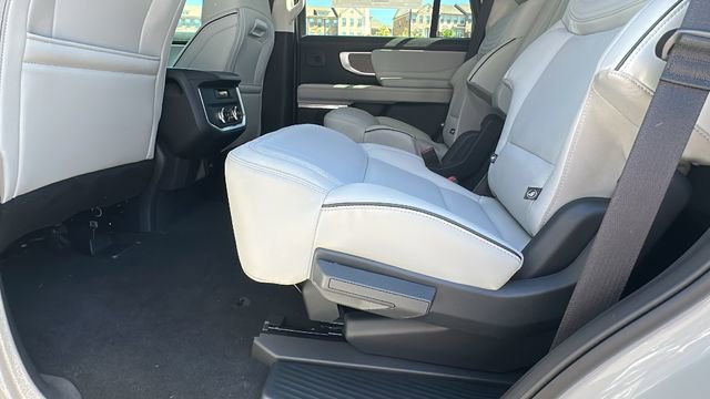 New 2026 Ford Expedition Platinum w/ Platinum Ultimate Package AWD/4WD image 21
