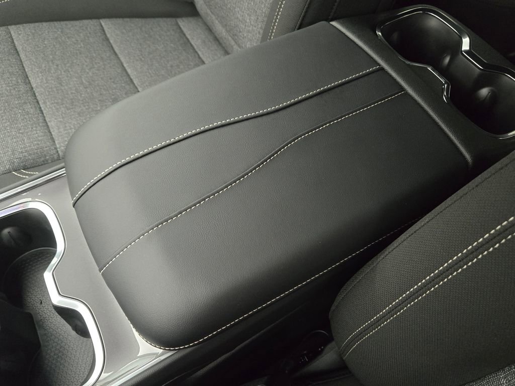 New 2026 GMC Acadia Elevation image 30