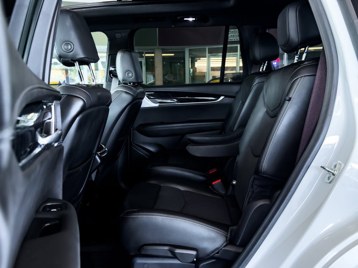 Used 2024 Cadillac XT6 Premium Luxury w/ Technology Package image 24