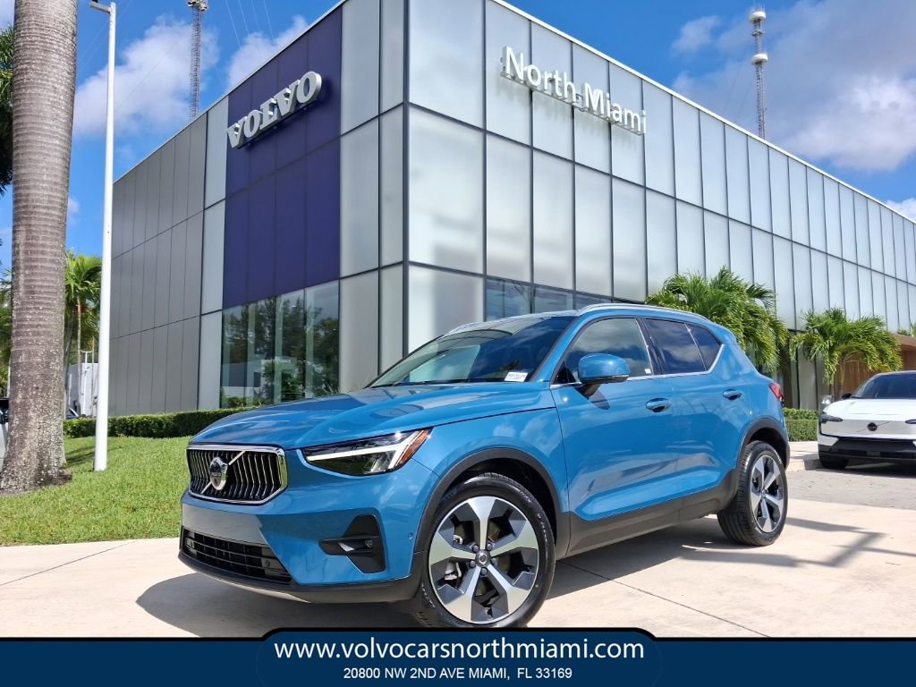 Used 2023 Volvo XC40 B4 Plus w/ Driver Assist Package FWD video 1