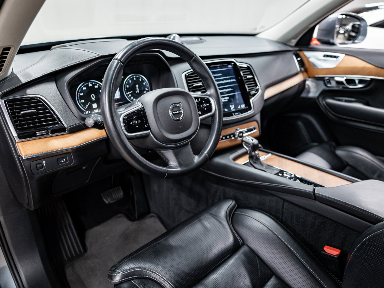 Used 2019 Volvo XC90 T6 Inscription w/ Advanced Package image 4