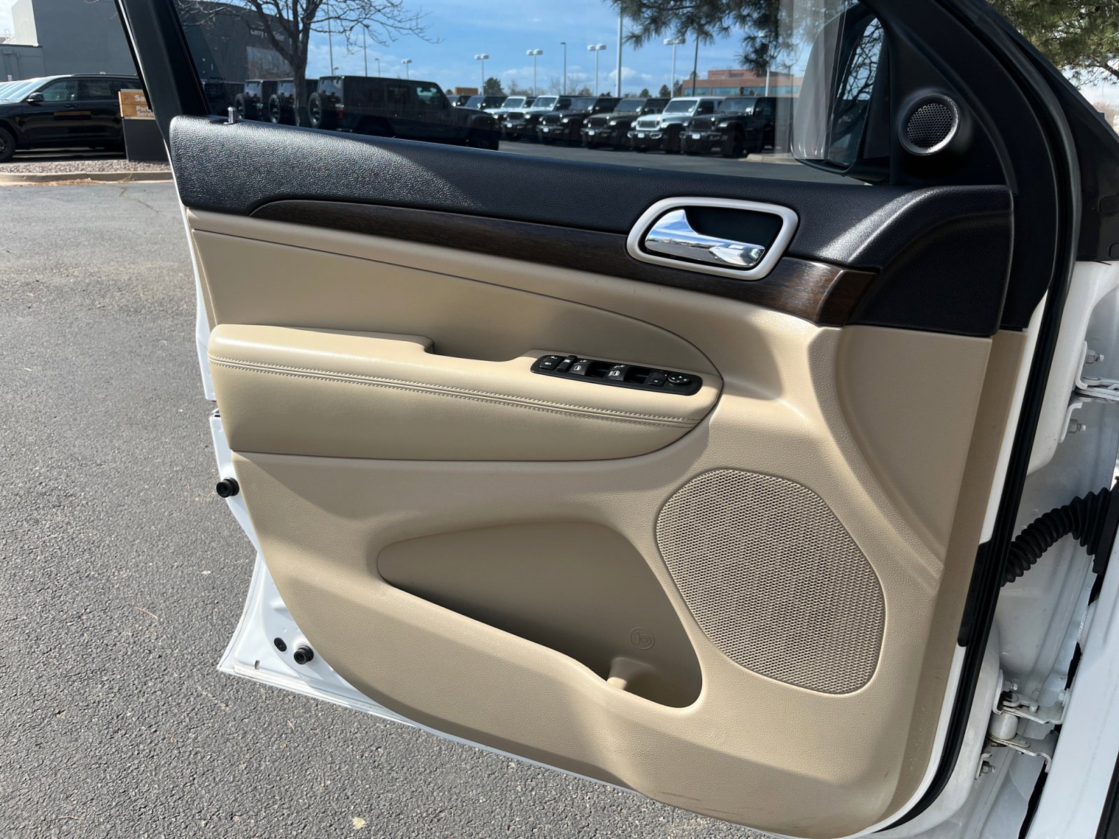 Used 2015 Jeep Grand Cherokee Laredo w/ Quick Order Package 23E image 13