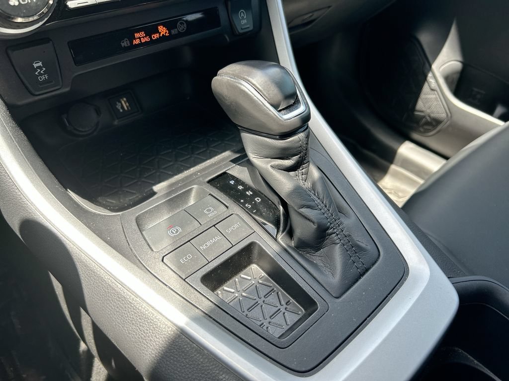 Used 2025 Toyota RAV4 XLE Premium FWD image 19